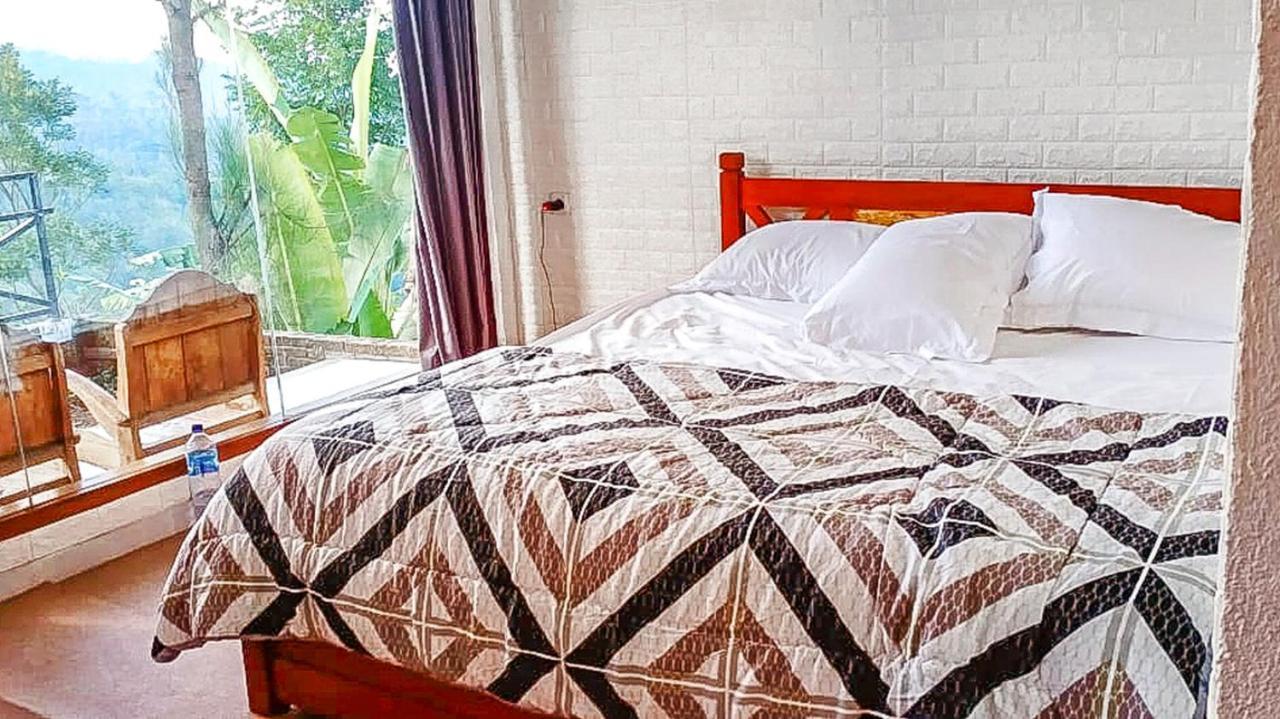 Hotel Tubing Poncokusumo Syariah Redpartner Malang